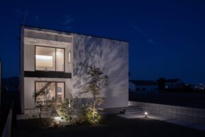 【藍住町徳命】シックな装い纏う　ラグジュアリーな住まい